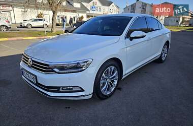 Седан Volkswagen Passat 2016 в Мукачевому