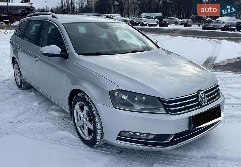 Универсал Volkswagen Passat 2011 в Киеве