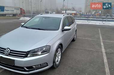 Універсал Volkswagen Passat 2011 в Івано-Франківську