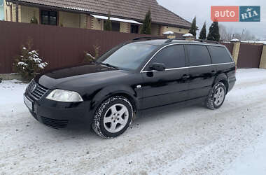 Универсал Volkswagen Passat 2001 в Звягеле