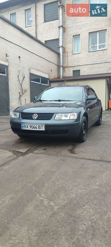 Седан Volkswagen Passat 1999 в Хмельницком