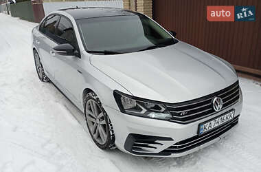 Седан Volkswagen Passat 2018 в Киеве