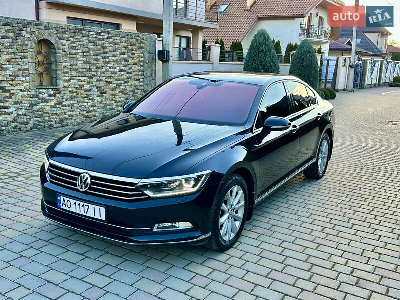 Седан Volkswagen Passat 2015 в Ужгороді