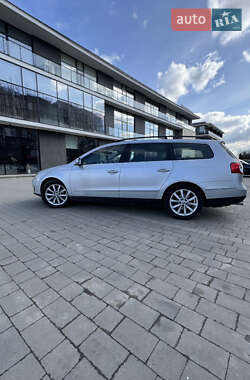 Універсал Volkswagen Passat 2009 в Ужгороді