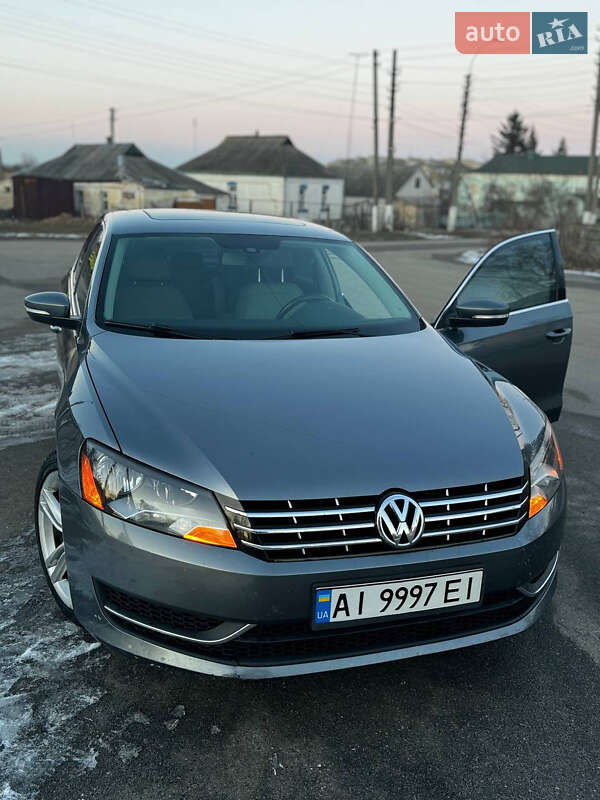 Седан Volkswagen Passat 2014 в Киеве