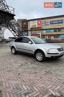 Седан Volkswagen Passat 2002 в Харькове