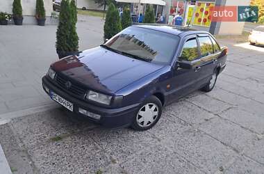 Седан Volkswagen Passat 1994 в Львове