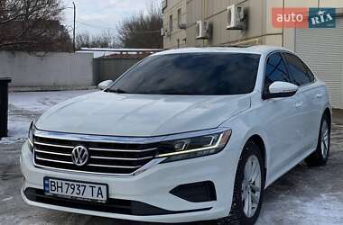 Седан Volkswagen Passat 2020 в Днепре