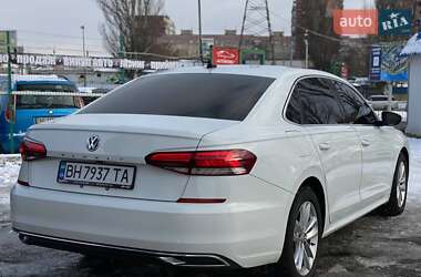 Седан Volkswagen Passat 2020 в Днепре