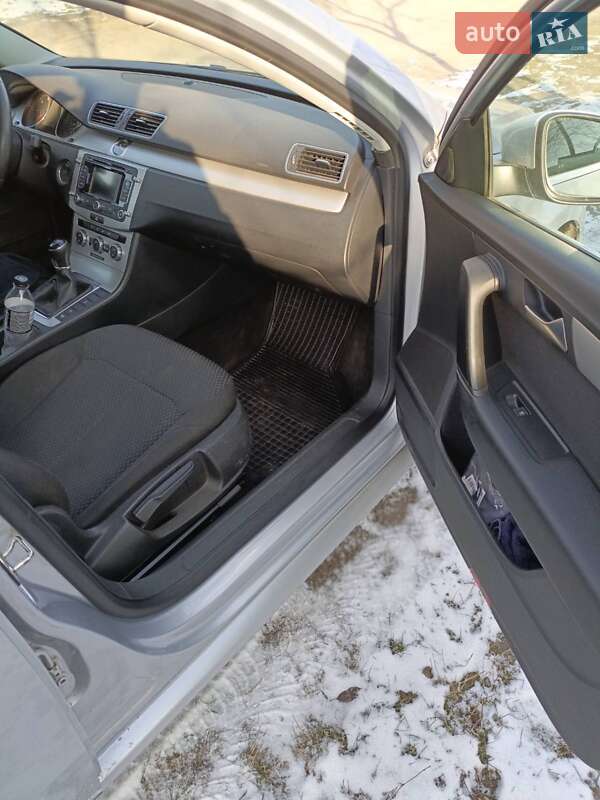 Универсал Volkswagen Passat 2014 в Тростянце