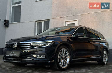 Универсал Volkswagen Passat 2021 в Луцке