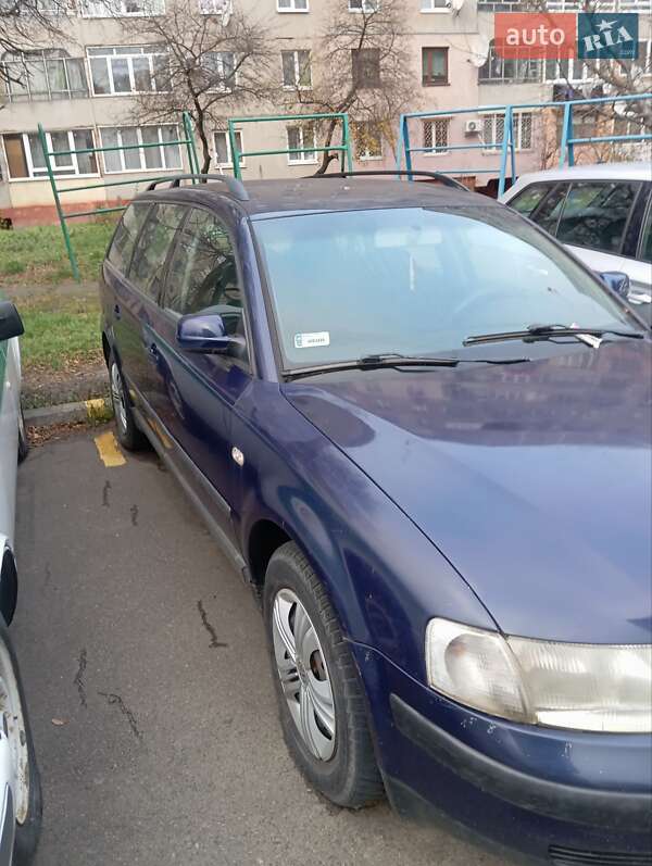 Універсал Volkswagen Passat 2000 в Львові
