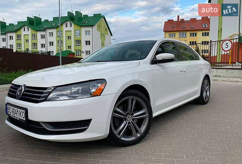 Седан Volkswagen Passat 2013 в Ивано-Франковске