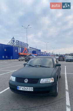 Седан Volkswagen Passat 1997 в Вінниці