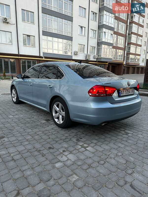 Седан Volkswagen Passat 2012 в Ивано-Франковске