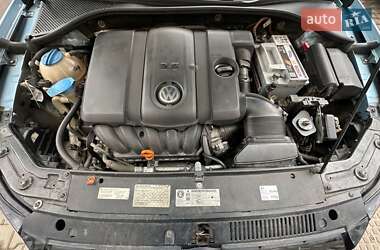 Седан Volkswagen Passat 2012 в 