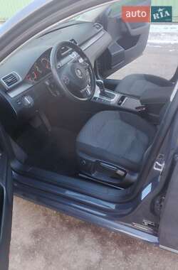 Універсал Volkswagen Passat 2013 в 