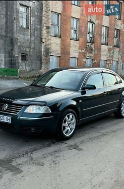 Седан Volkswagen Passat 2001 в Романіву