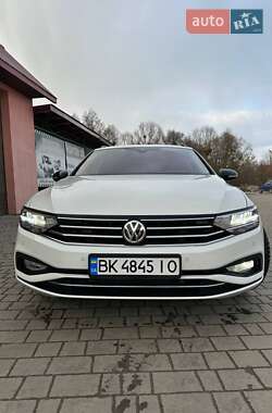 Универсал Volkswagen Passat 2020 в Бродах