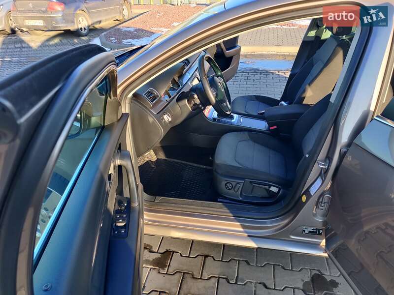 Універсал Volkswagen Passat 2011 в Луцьку