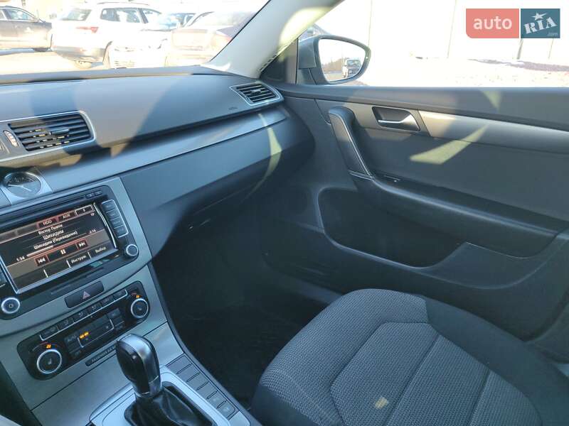 Універсал Volkswagen Passat 2011 в Луцьку