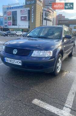 Универсал Volkswagen Passat 2000 в Киеве