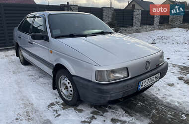 Седан Volkswagen Passat 1993 в Луцке