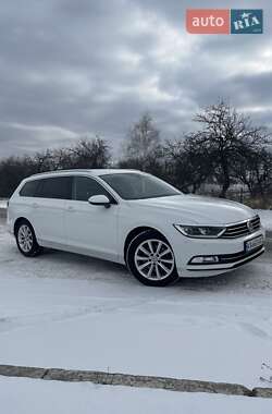 Универсал Volkswagen Passat 2016 в Киеве