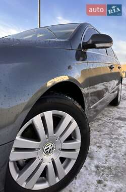 Універсал Volkswagen Passat 2009 в Сарнах