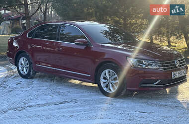 Седан Volkswagen Passat 2016 в Дрогобичі