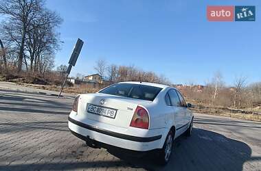 Седан Volkswagen Passat 2001 в Львове