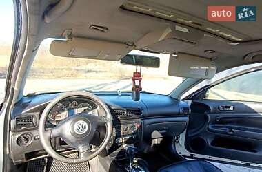 Седан Volkswagen Passat 2001 в Львове