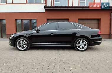 Седан Volkswagen Passat 2014 в Ивано-Франковске