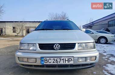 Універсал Volkswagen Passat 1996 в Херсоні