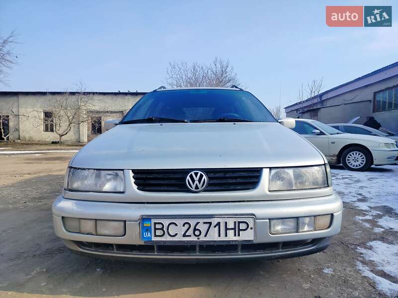 Универсал Volkswagen Passat 1996 в Херсоне