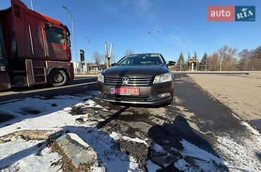 Універсал Volkswagen Passat 2012 в Львові