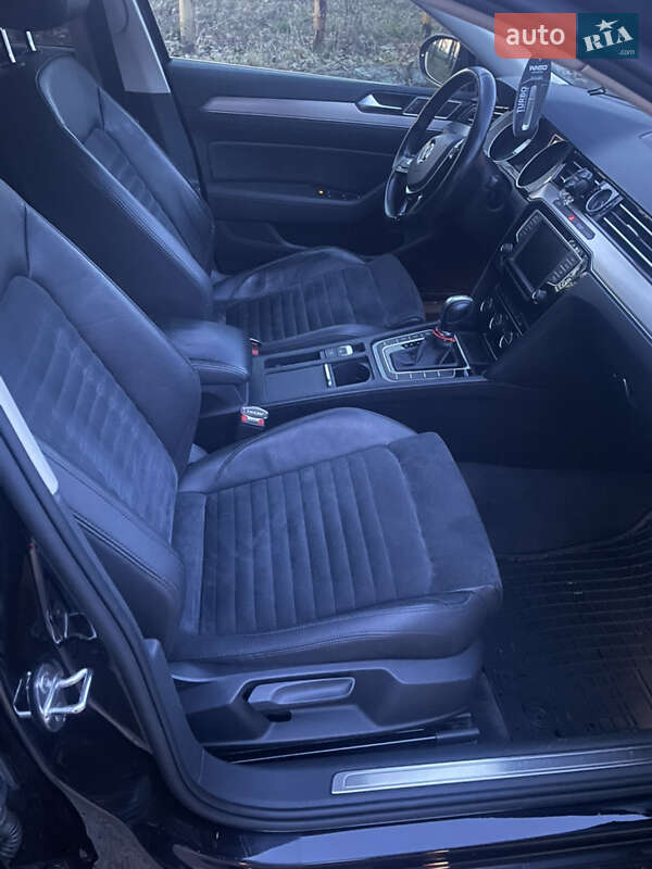 Седан Volkswagen Passat 2015 в Виноградові