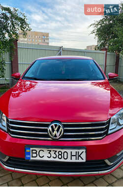 Седан Volkswagen Passat 2013 в Львові