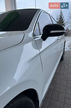 Седан Volkswagen Passat 2018 в 
