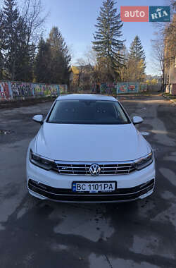 Седан Volkswagen Passat 2018 в Львове