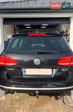 Универсал Volkswagen Passat 2011 в 