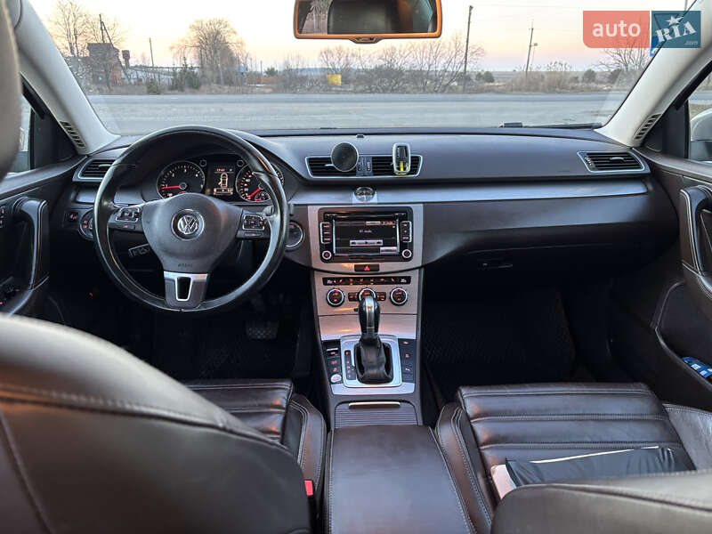 Седан Volkswagen Passat 2013 в Радехові