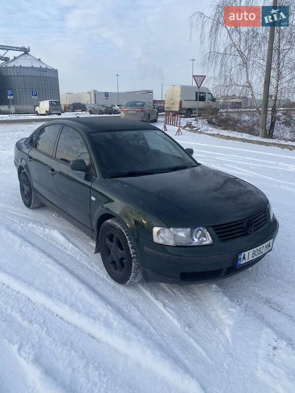 Седан Volkswagen Passat 1998 в Борисполі