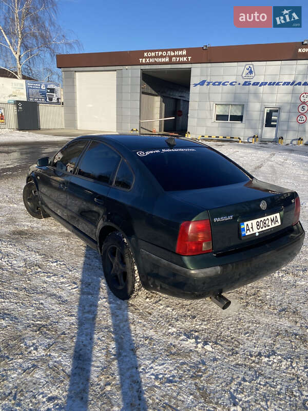 Седан Volkswagen Passat 1998 в Борисполе