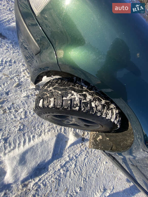 Седан Volkswagen Passat 1998 в Борисполе