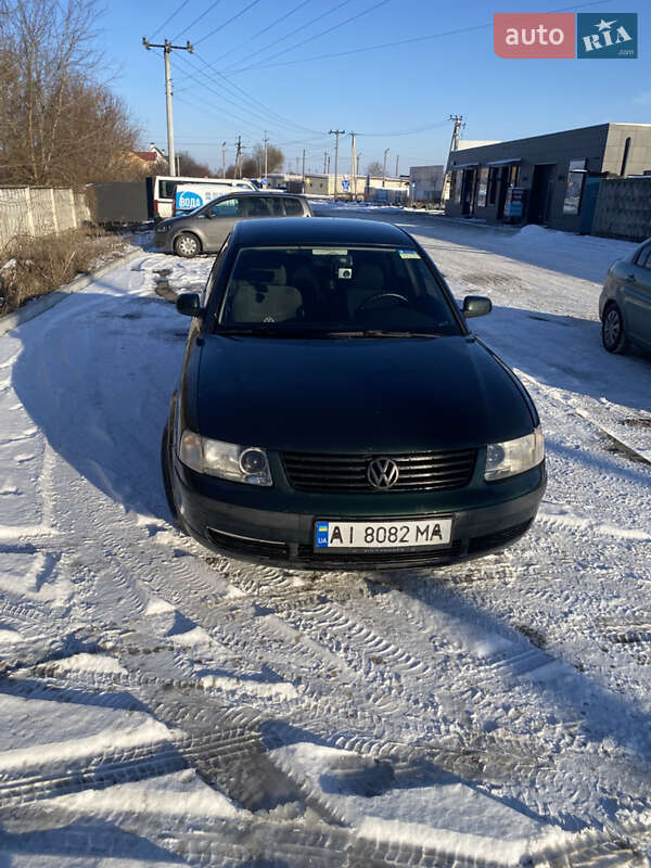 Седан Volkswagen Passat 1998 в Борисполе