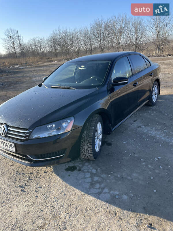 Седан Volkswagen Passat 2012 в Ровно