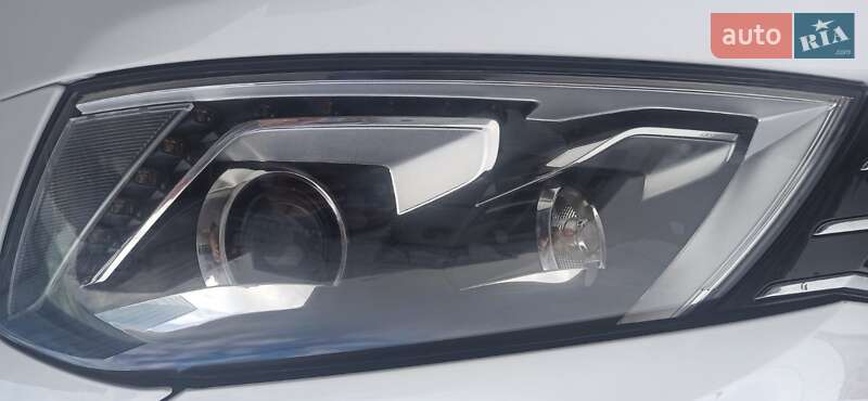 Універсал Volkswagen Passat 2014 в Івано-Франківську