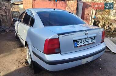 Седан Volkswagen Passat 1997 в Новом Буге