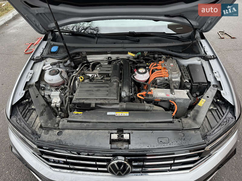 Универсал Volkswagen Passat 2022 в Киеве фото 17 Универсал Volkswagen Passat 2022 в Киеве